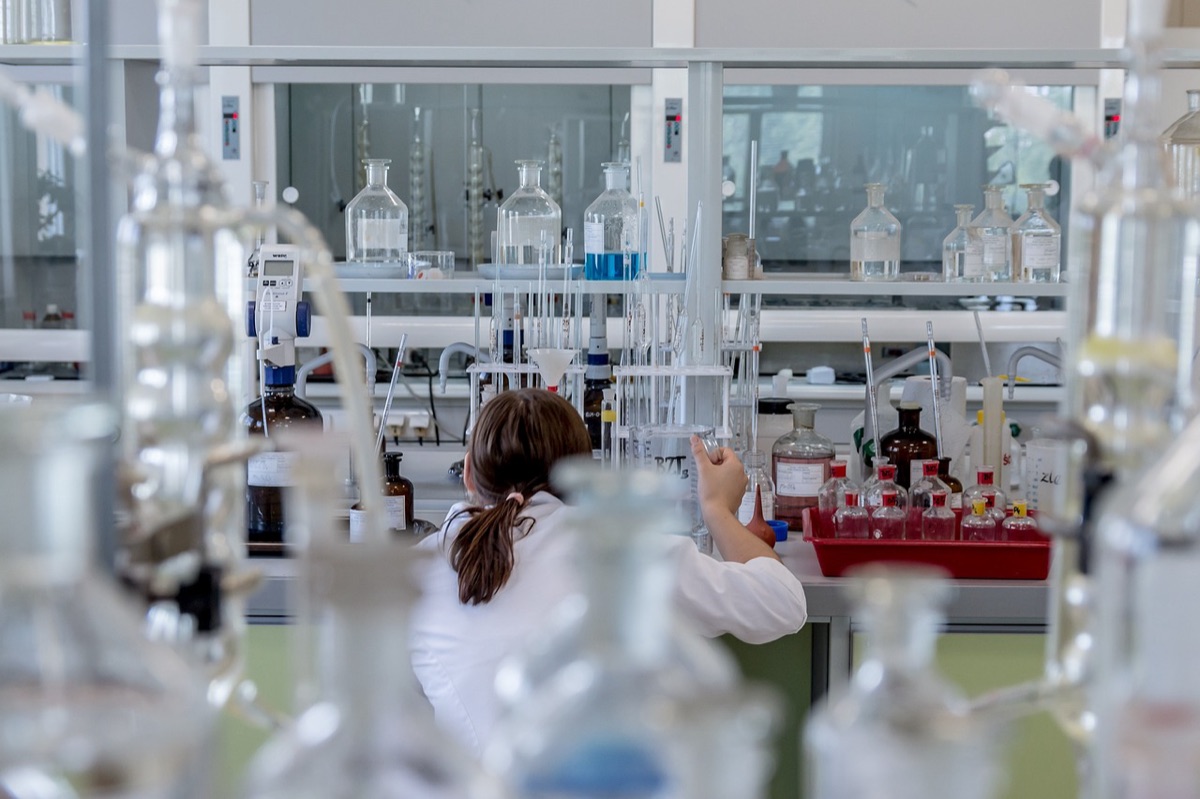 ampolla antibiotico in laboratorio
